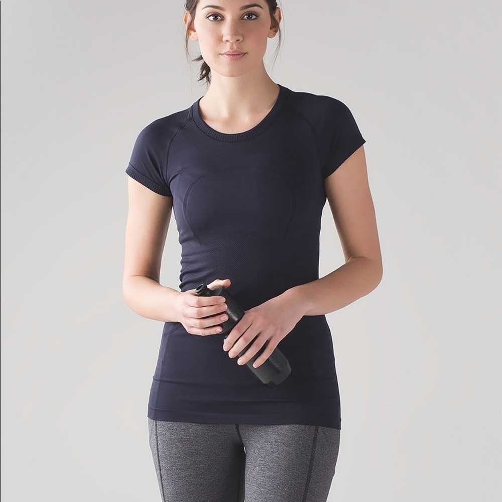 Lululemon shorts sleeve tee